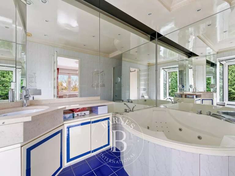 Maison Saint-Maur-des-Fossés - 5 chambres - 245m²