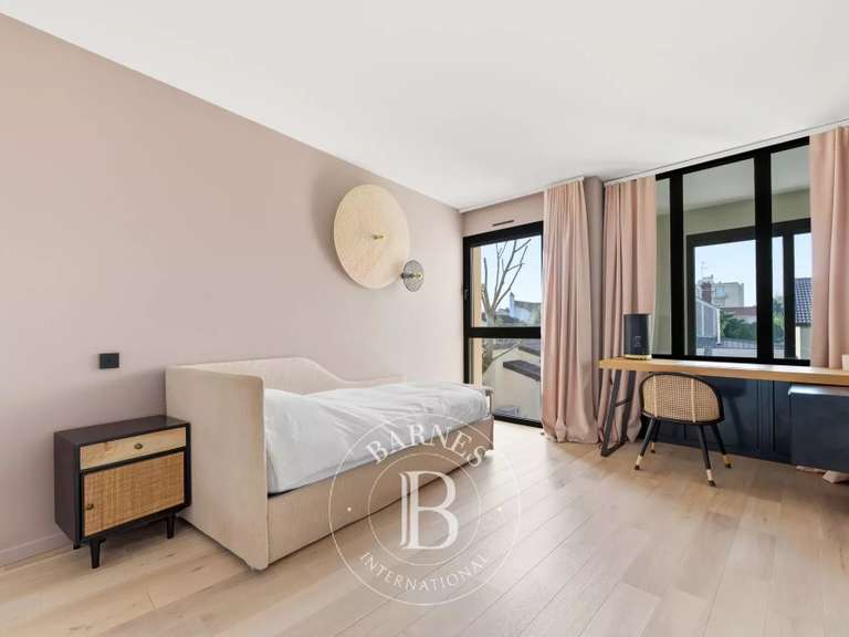 Maison Saint-Maur-des-Fossés - 6 chambres - 235m²