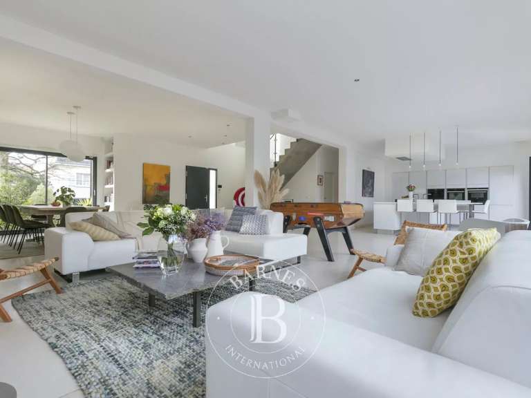 Maison Saint-Maur-des-Fossés - 5 chambres - 378m²