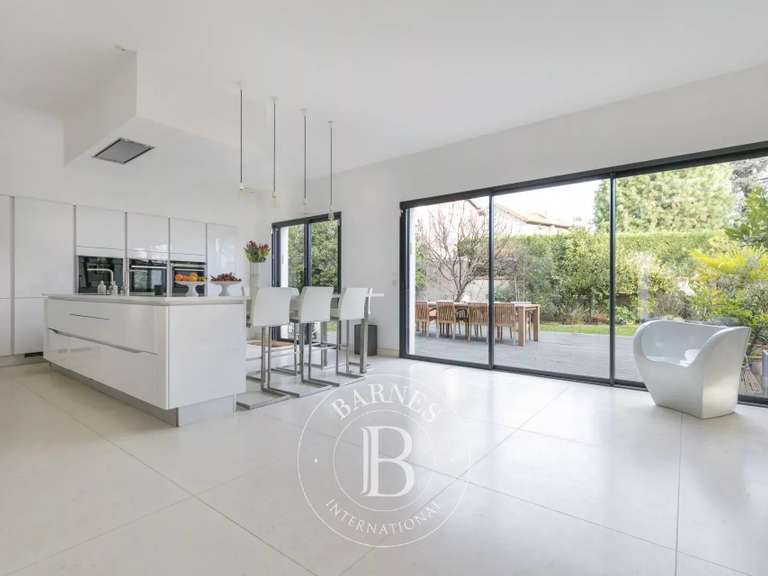 Maison Saint-Maur-des-Fossés - 5 chambres - 378m²