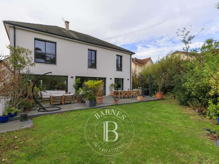 Maison Saint-Maur-des-Fossés - 5 chambres - 378m²