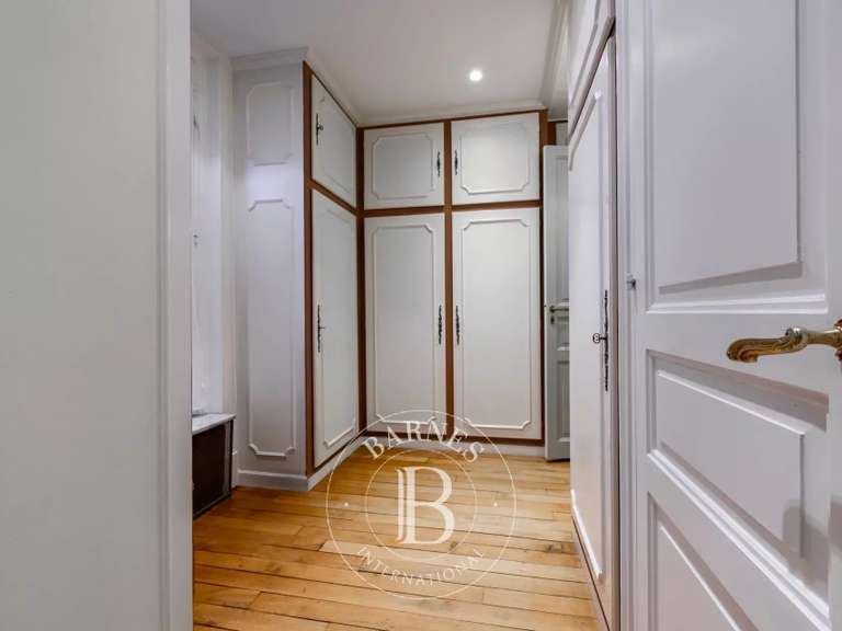 Maison Saint-Maur-des-Fossés - 5 chambres - 279m²