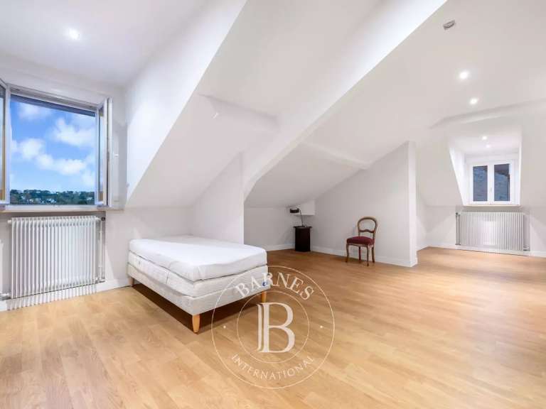 Maison Saint-Maur-des-Fossés - 5 chambres - 279m²