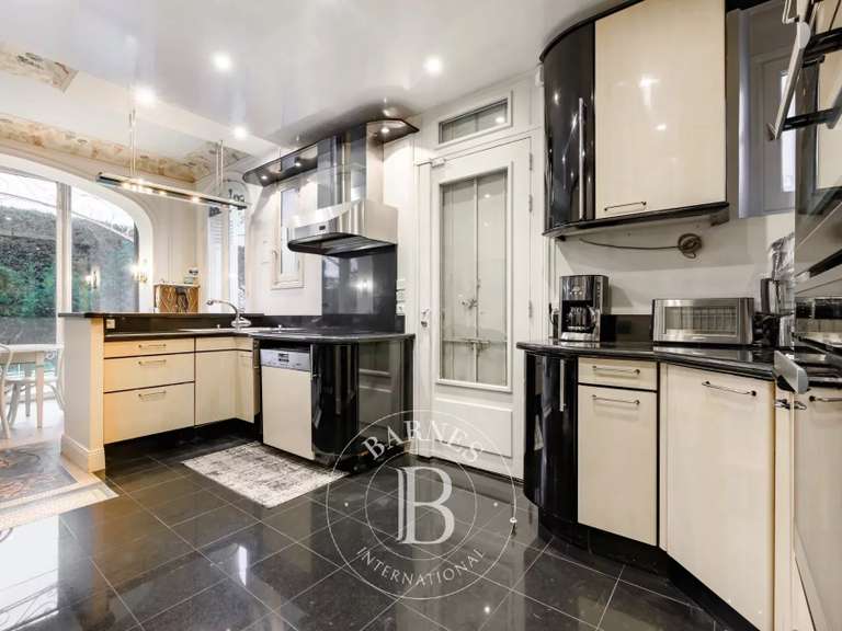 Maison Saint-Maur-des-Fossés - 5 chambres - 279m²