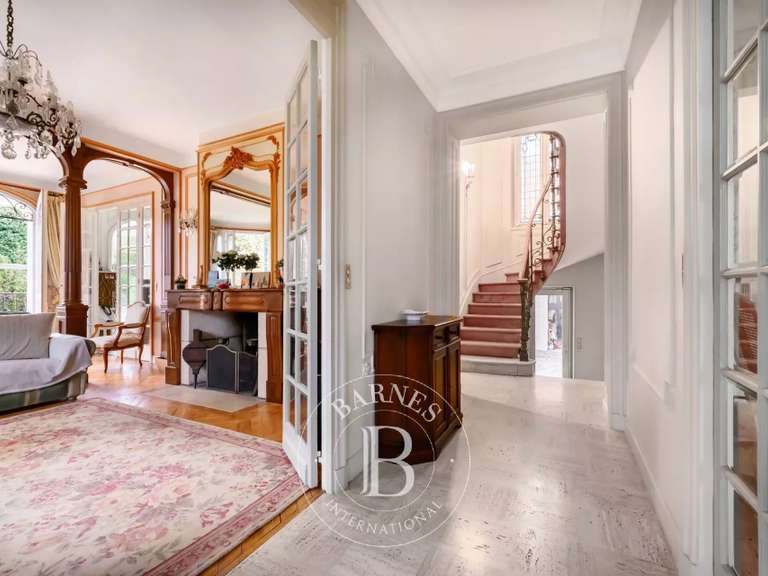 Maison Saint-Maur-des-Fossés - 5 chambres - 279m²