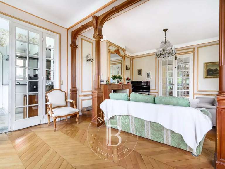 Maison Saint-Maur-des-Fossés - 5 chambres - 279m²