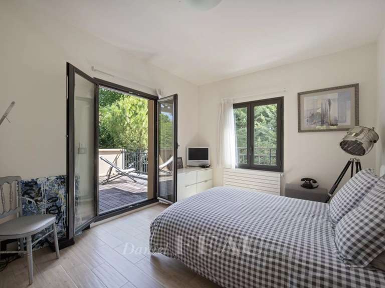 Maison Saint-Maur-des-Fossés - 5 chambres - 298m²