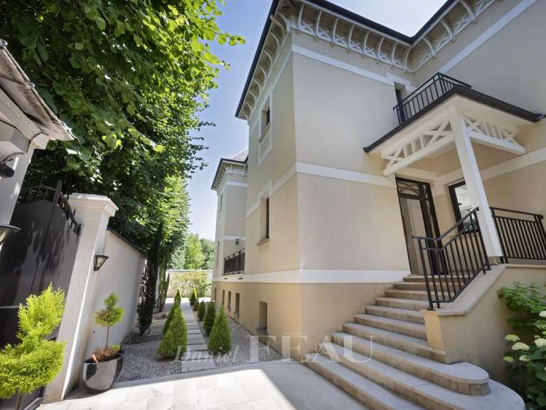 Maison Saint-Maur-des-Fossés - 5 chambres - 298m²