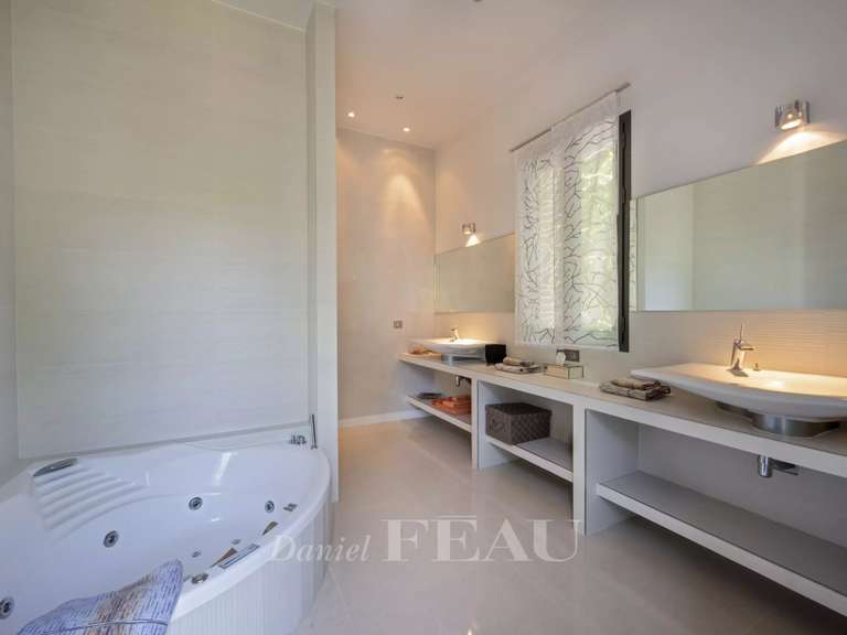 Maison Saint-Maur-des-Fossés - 5 chambres - 298m²