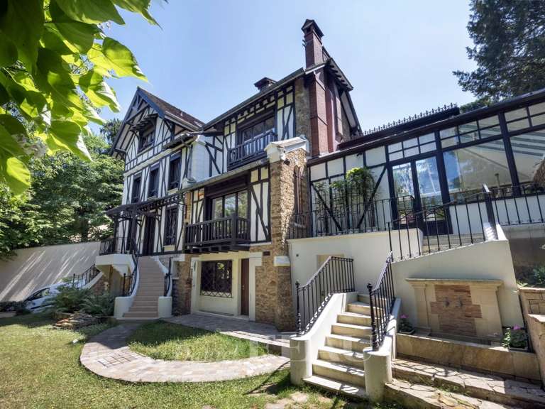 Maison Saint-Maur-des-Fossés - 7 chambres - 436m²