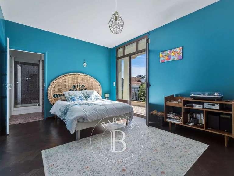 Maison Saint-Maur-des-Fossés - 7 chambres - 350m²