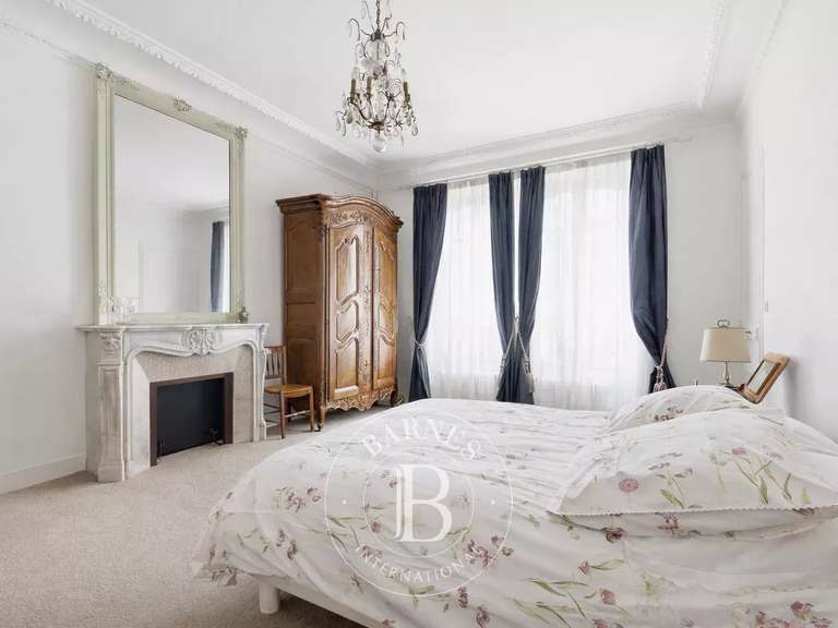 Maison Saint-Maur-des-Fossés - 7 chambres - 364m²