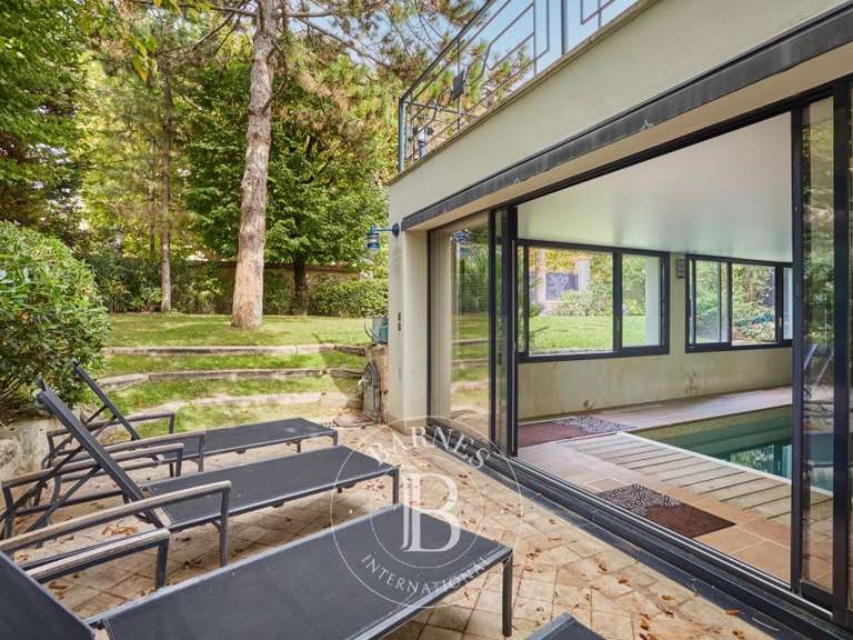 Maison Saint-Maur-des-Fossés - 5 chambres - 525m²