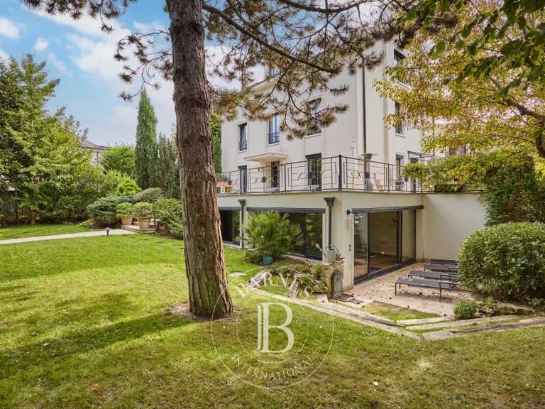 Maison Saint-Maur-des-Fossés - 5 chambres - 525m²