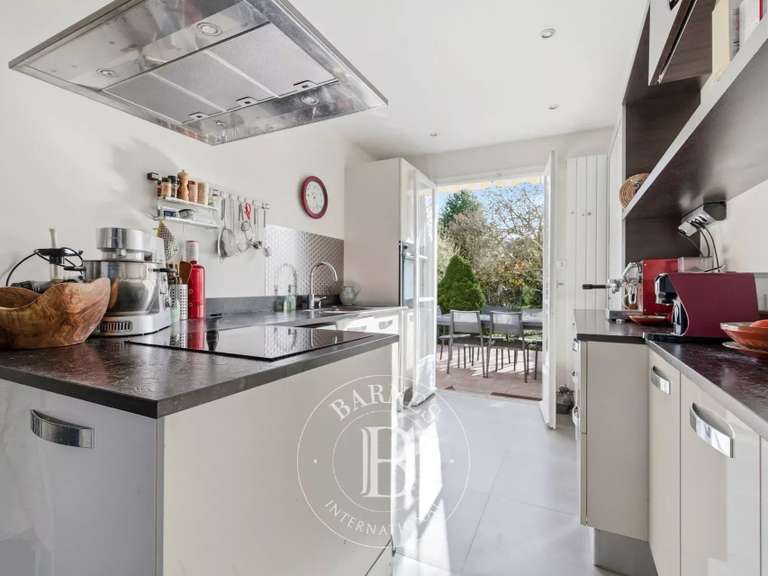 Maison Saint-Maur-des-Fossés - 5 chambres - 168m²