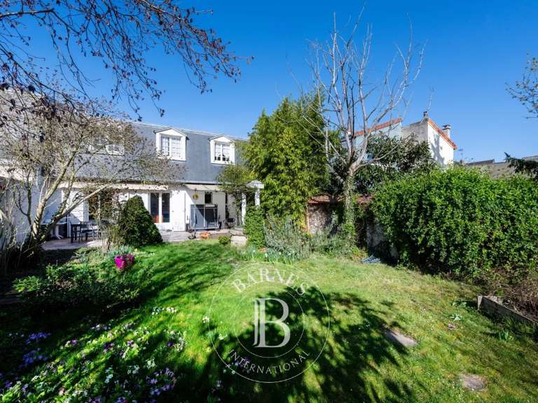 Maison Saint-Maur-des-Fossés - 5 chambres - 168m²