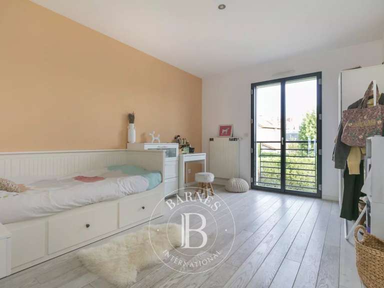 Maison Saint-Maur-des-Fossés - 5 chambres - 378m²