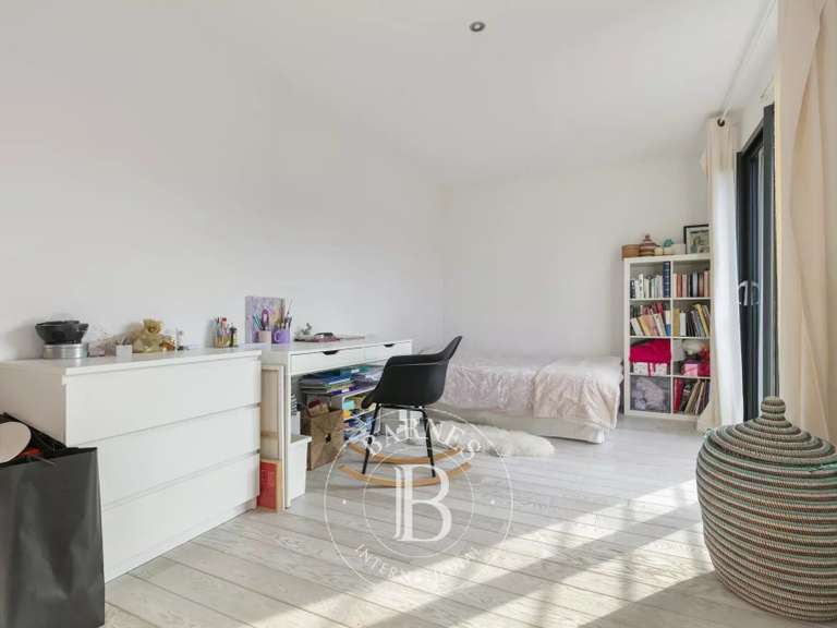 Maison Saint-Maur-des-Fossés - 5 chambres - 378m²