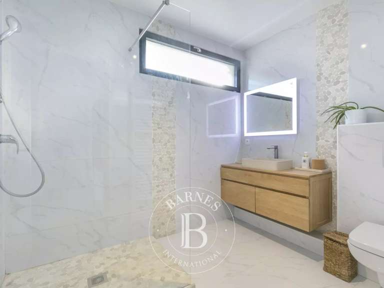 Maison Saint-Maur-des-Fossés - 5 chambres - 378m²