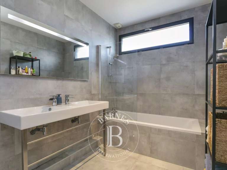 Maison Saint-Maur-des-Fossés - 5 chambres - 378m²