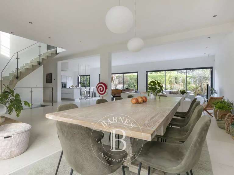 Maison Saint-Maur-des-Fossés - 5 chambres - 378m²