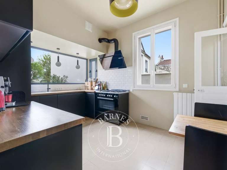 Maison Saint-Maur-des-Fossés - 6 chambres - 317m²