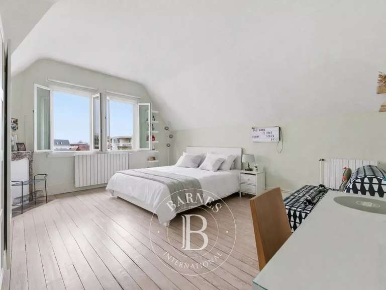 Maison Saint-Maur-des-Fossés - 6 chambres - 317m²