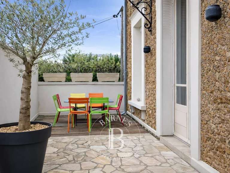 Maison Saint-Maur-des-Fossés - 6 chambres - 317m²