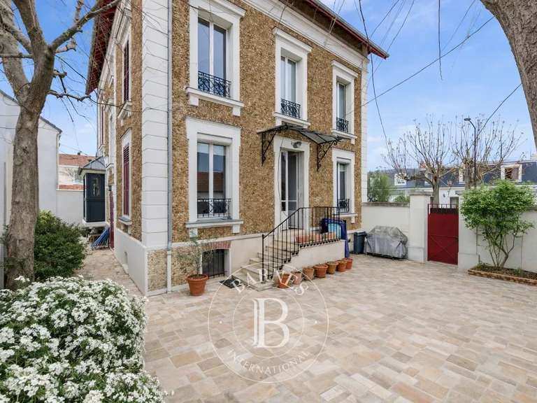 Maison Saint-Maur-des-Fossés - 6 chambres - 317m²