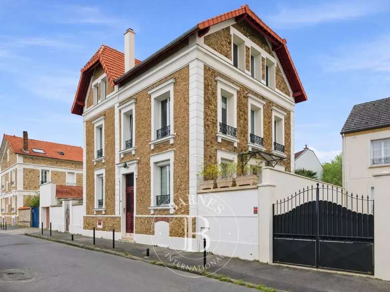 Maison Saint-Maur-des-Fossés - 6 chambres - 317m²