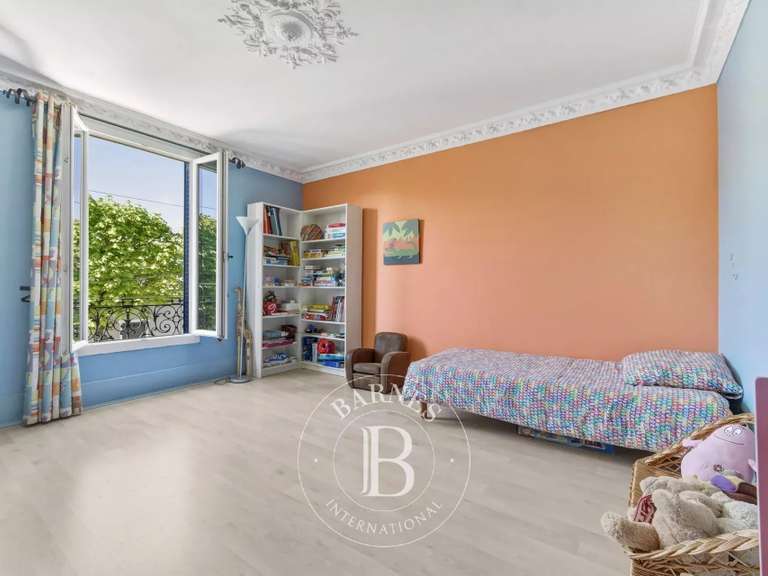 Maison Saint-Maur-des-Fossés - 5 chambres - 282m²