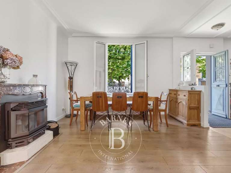 Maison Saint-Maur-des-Fossés - 5 chambres - 282m²