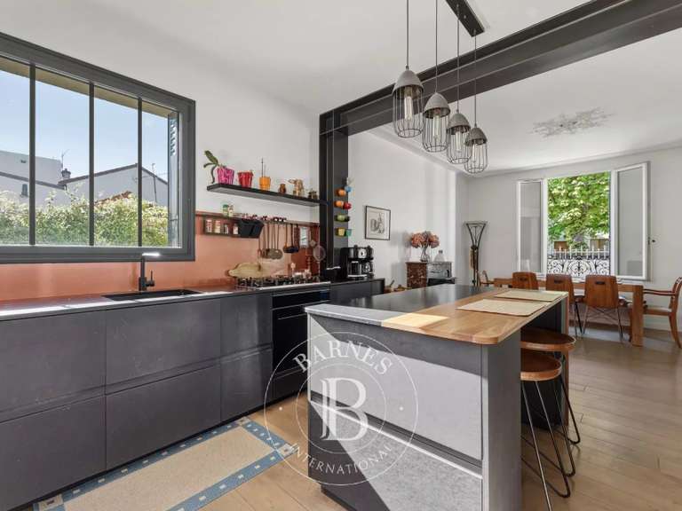 Maison Saint-Maur-des-Fossés - 5 chambres - 282m²