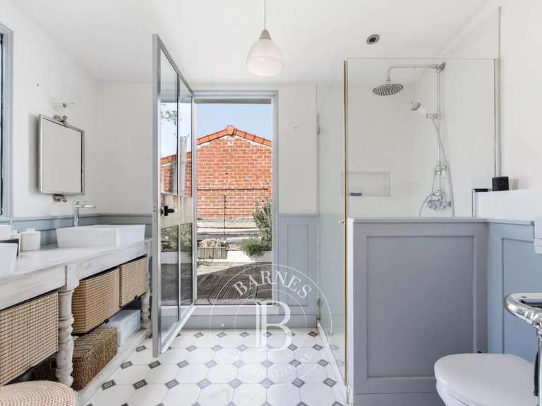 Maison Saint-Maur-des-Fossés - 5 chambres - 226m²