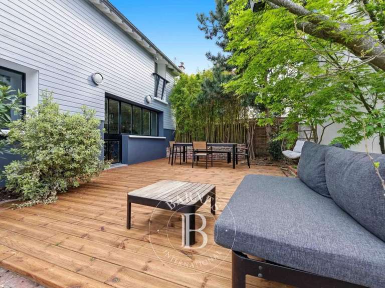 Maison Saint-Maur-des-Fossés - 5 chambres - 226m²