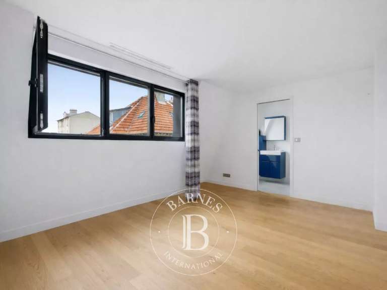 Maison Saint-Maur-des-Fossés - 4 chambres - 306m²