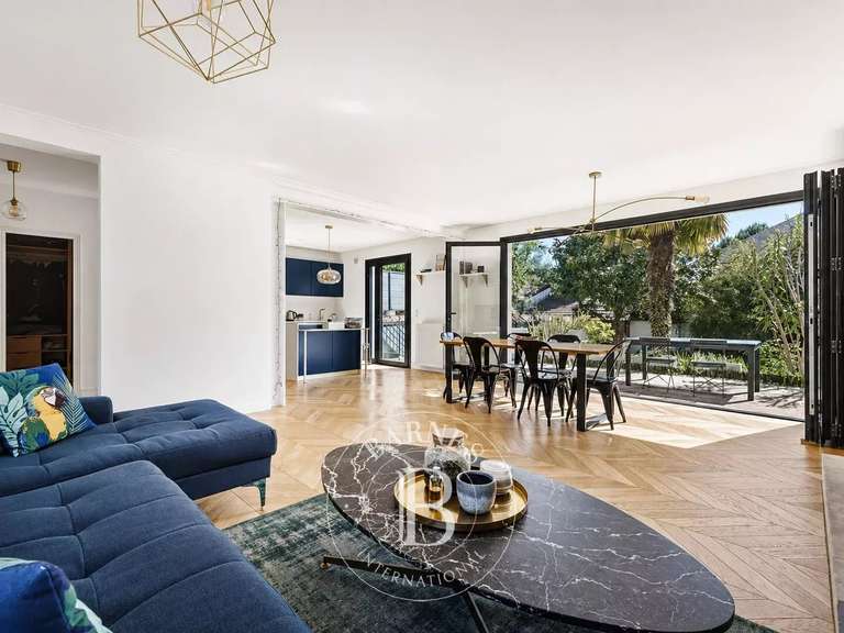 Maison Saint-Maur-des-Fossés - 5 chambres - 303m²