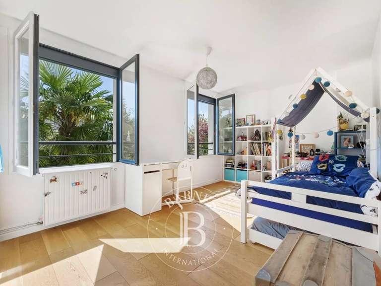 Maison Saint-Maur-des-Fossés - 5 chambres - 303m²