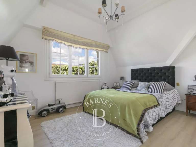 Maison Saint-Maur-des-Fossés - 5 chambres - 242m²