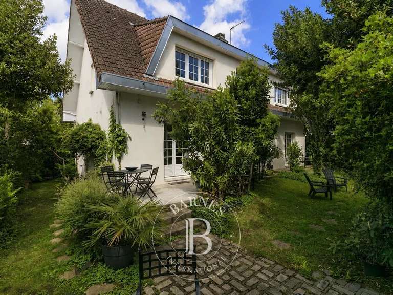Maison Saint-Maur-des-Fossés - 5 chambres - 242m²