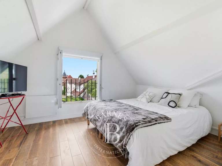 Maison Saint-Maur-des-Fossés - 5 chambres - 222m²