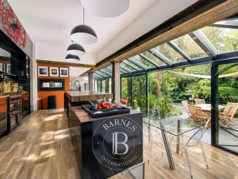 Maison Saint-Maur-des-Fossés - 5 chambres - 222m²