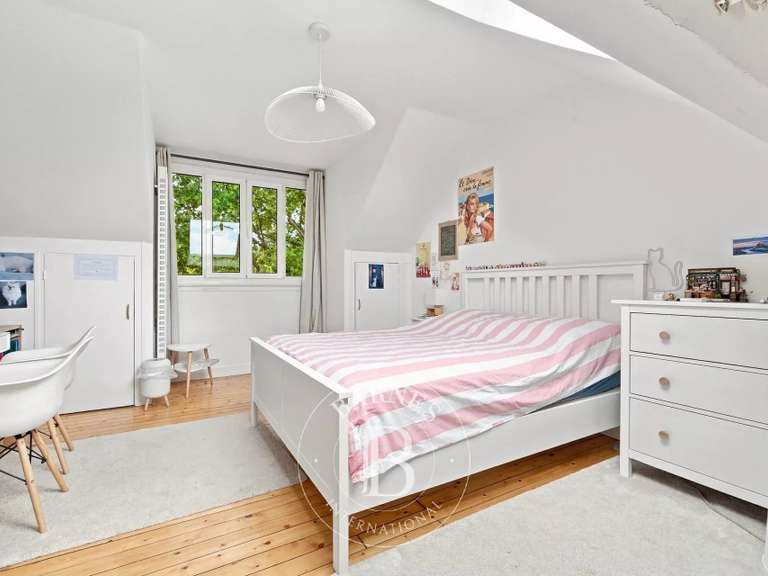 Maison Saint-Maur-des-Fossés - 4 chambres - 219m²