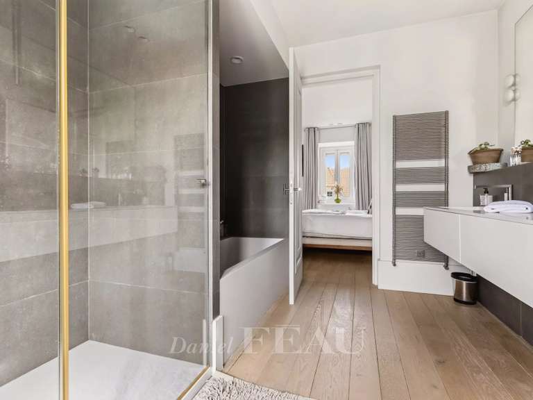 Maison Saint-Maur-des-Fossés - 7 chambres - 593m²