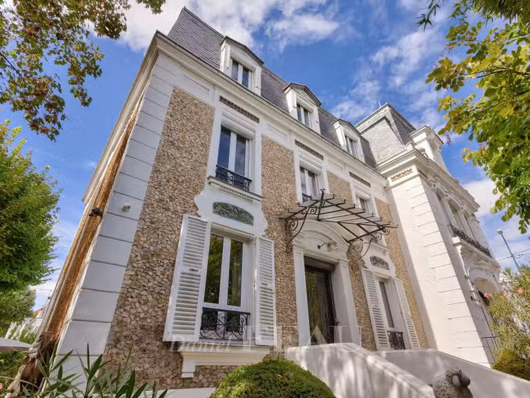 Maison Saint-Maur-des-Fossés - 7 chambres - 593m²