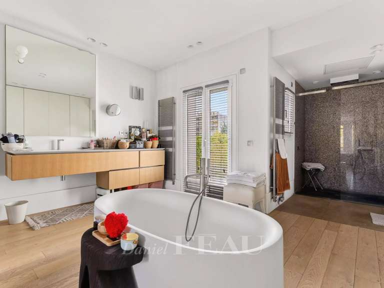 Maison Saint-Maur-des-Fossés - 7 chambres - 593m²