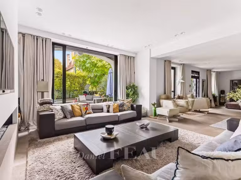 Maison Saint-Maur-des-Fossés - 7 chambres - 593m²