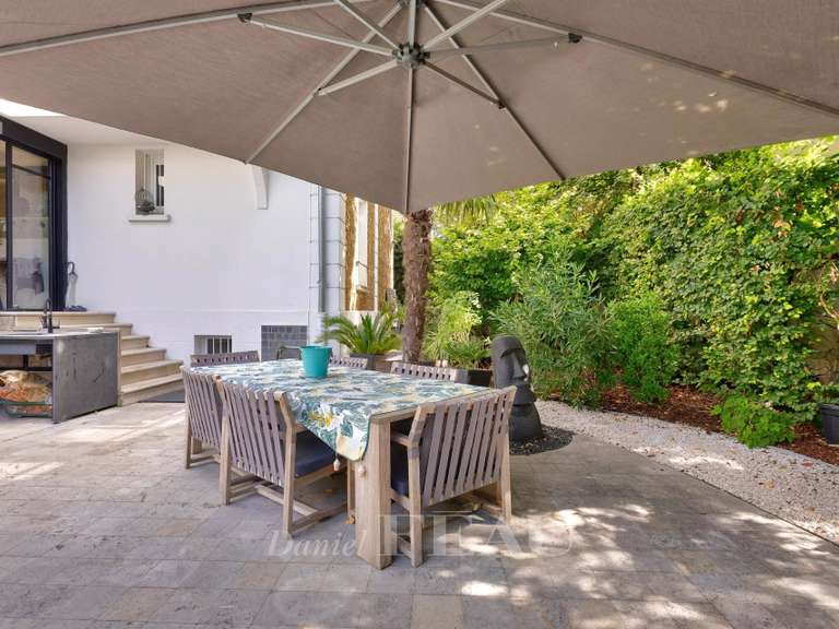 Maison Saint-Maur-des-Fossés - 7 chambres - 593m²