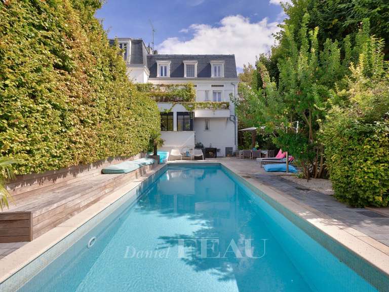 Maison Saint-Maur-des-Fossés - 7 chambres - 593m²