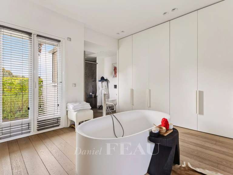 Maison Saint-Maur-des-Fossés - 7 chambres - 593m²